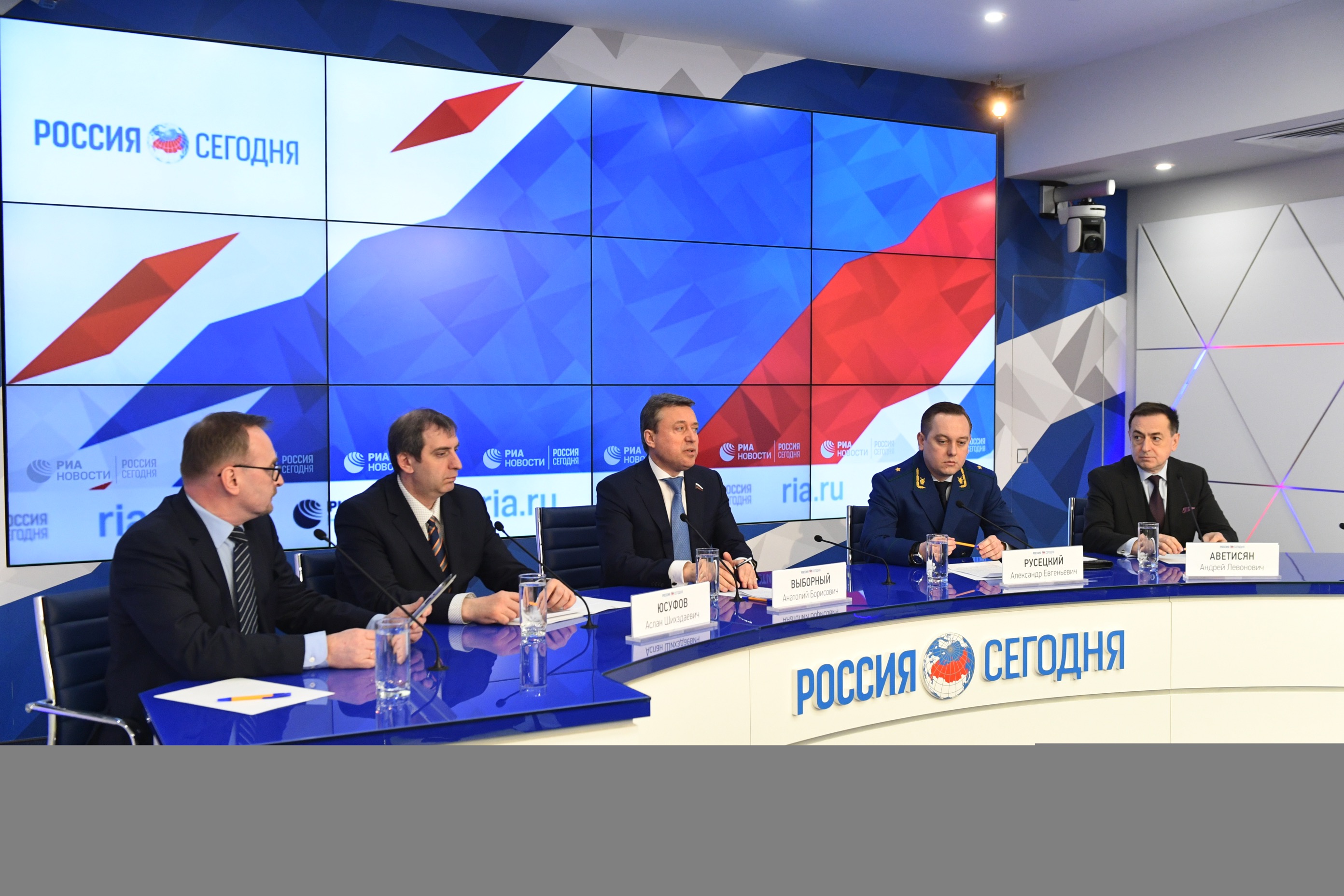 22 декабря 2011. новости по россии. новости россии. рта новости. губернатор дегтярев хабаровска дегтярев.