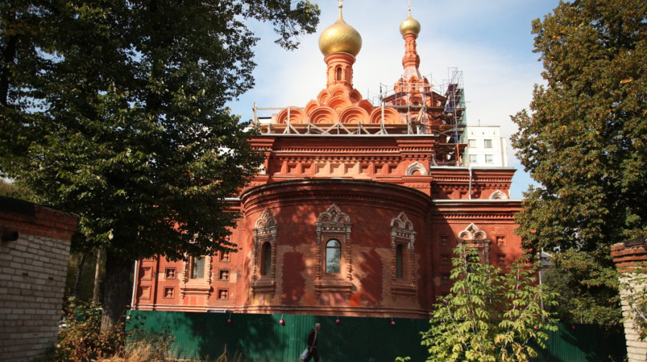 Храм живоначальной троицы 1 рижский переулок. Храм живоначальной троицы бахрушиных. Храм живоначальной троицы при бывшем приюте бахрушиных. Храм троицы при бывшем приюте бахрушиных. Храм живоначальной троицы в приюте бахрушиных.