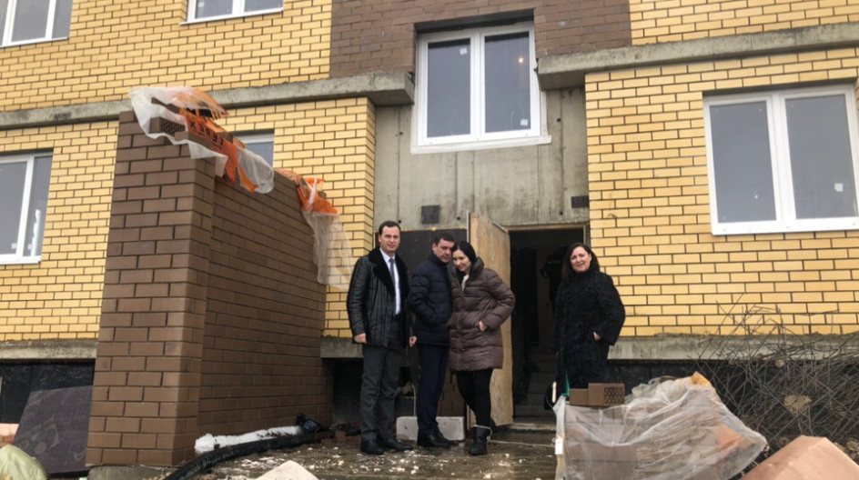 Аварийного состояния здания татарстан. Аварийные дома брянск. Боровск переселение из аварийного жилья последние новости. Боровск переселение из аварийного жилья последние новости. Ветхое и аварийное жилье йошкар ола.