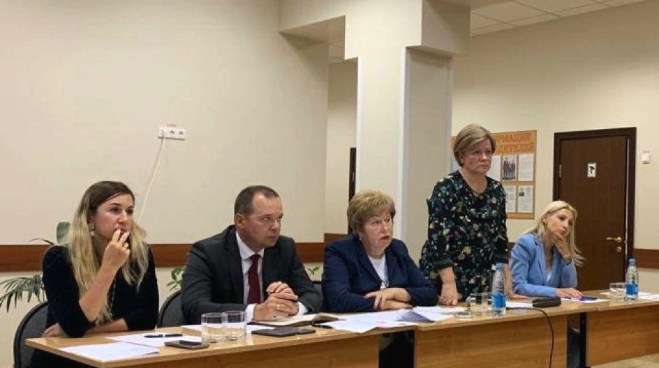 Дошкольное управление одинцово. Отдел образования Одинцово. Одинцовское управление образования. Встреча с родительской общественностью. Ткачева управление образования Одинцово.