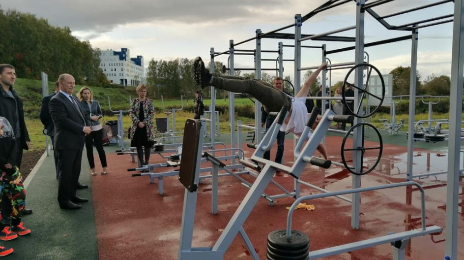 Куб наро фоминск. Спорт воркаут Наро-Фоминск. Новая площадка в Наро Фоминске. Воркаут-площадка центрального парка. Наро Фоминск. Спортивные площадки в лок изумруд Наро-Фоминск.