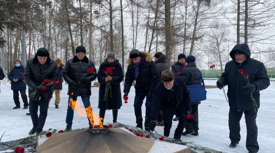 День ввода войск. 27 Декабря 2020 года в Екатеринбурге митинг ввода войск в Афганистане. День памяти ввод войск в Афганистан губернатор. Ввод войск в Афганистан картинки. Фото день ввода войск в Афганистан.