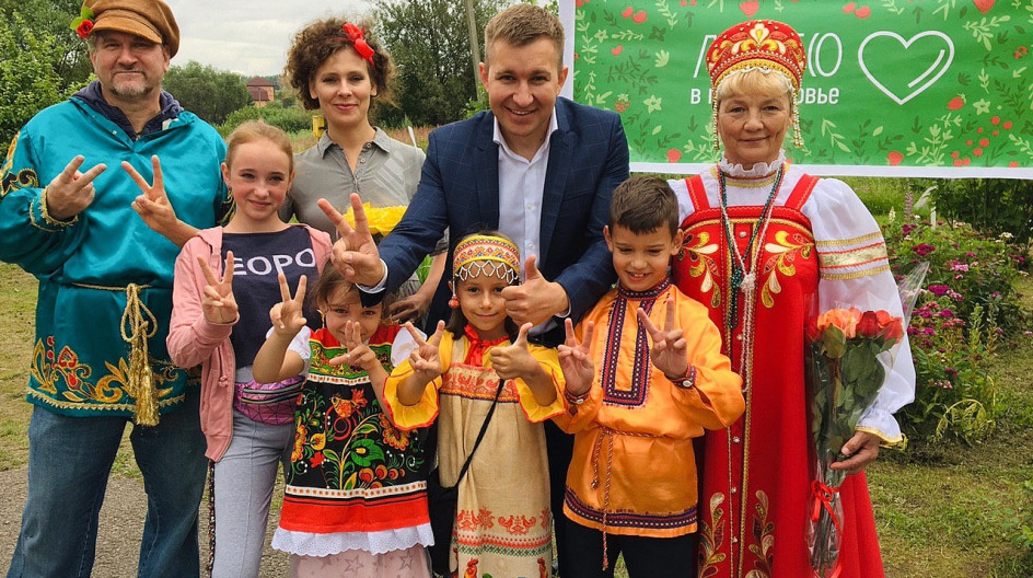 Год рождения село. Когда празднуют день деревни Татариново. С днем села картинки новый Усад. День села или поселка 2017 - 18 видео. Видео фильм.- Кучегуры посёлка.2021 год..