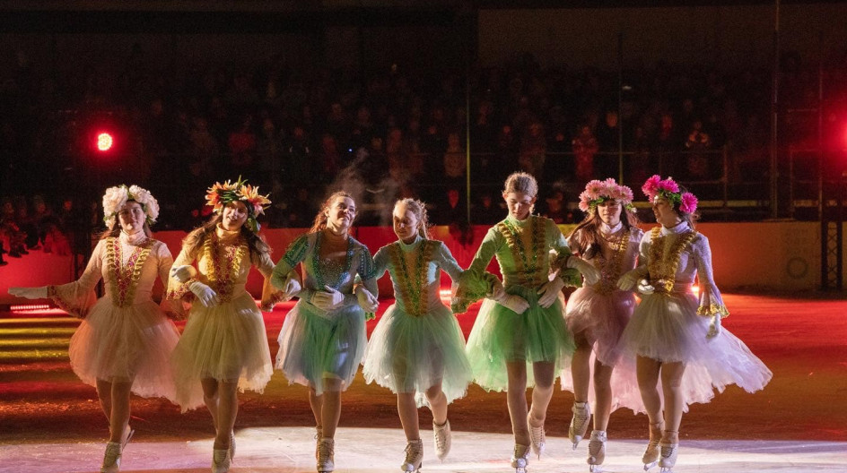ледовое шоу навки. ледовое шоу. татьяна навка ледовое шоу. шоу навки 2022. шоу татьяны навки история любви шахерезады.