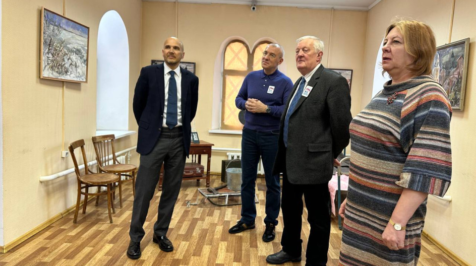 Выставка ко дню молодого избирателя в библиотеке. Выставка ко дню молодого избирателя. Выставка ко дню молодого избирателя. Выставка ко дню молодого избирателя. Выборы выставка в библиотеке.